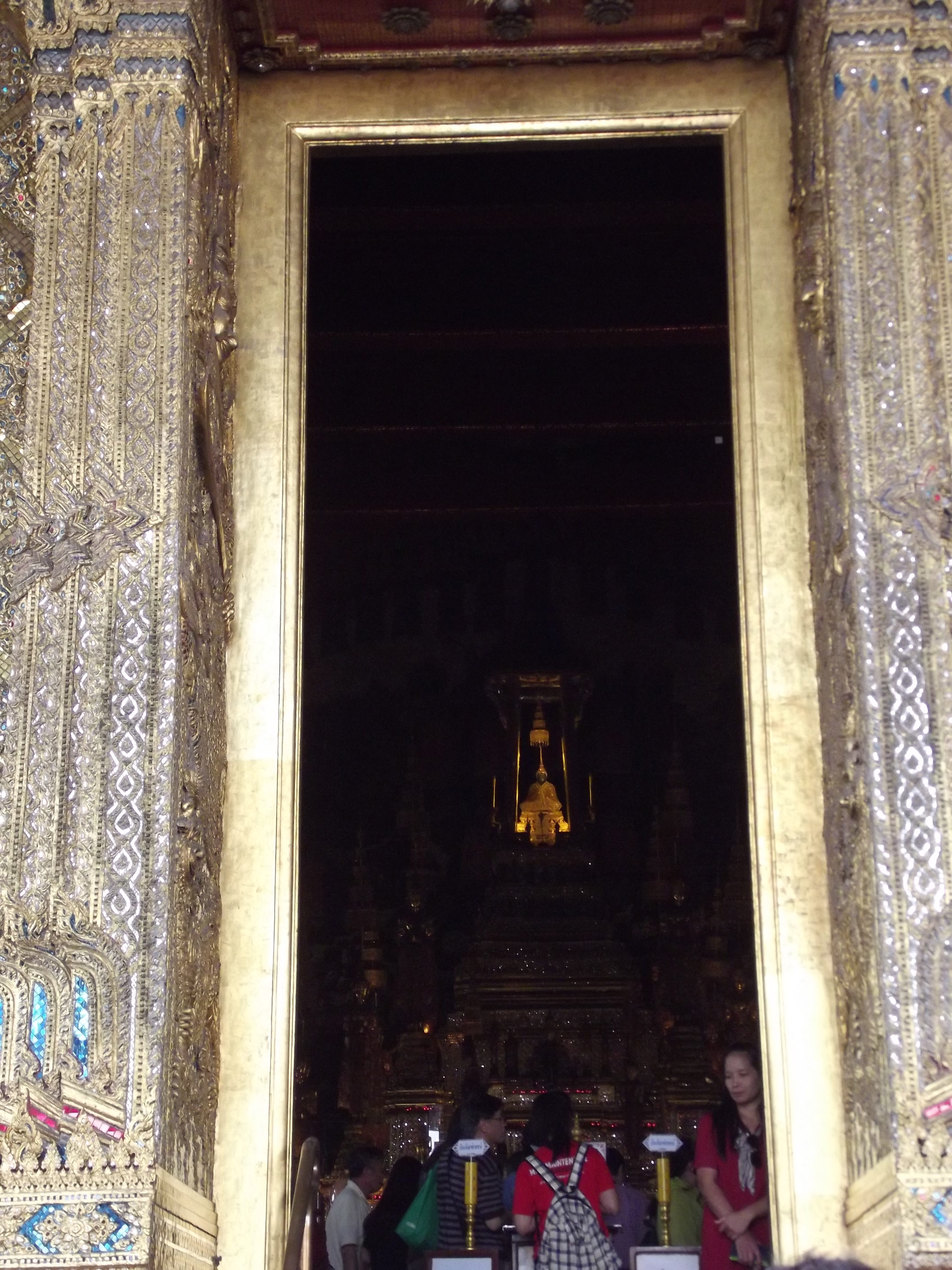 royal chapel of the emerald buddha bangkok thailand